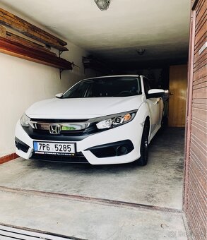 Honda Civic,33tis.km,1.majitej,STK 27,garáž. - 2