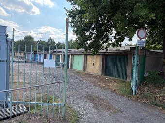 Pronajmu garáž v Chomutově na Březenecké - 2