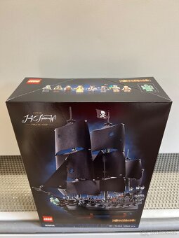 LEGO 10365 Pirátská loď kapitána Jacka Sparrowa - 2