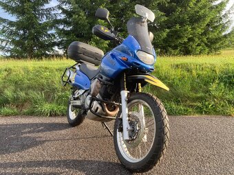 Suzuki XF 650 Freewind - 2