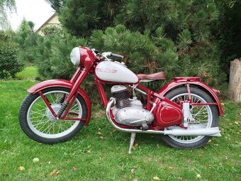 Jawa 250 pérák komunista - 2