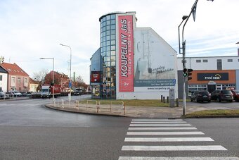 PRONÁJEM OBCHODNÍCH PROSTOR (145 m2) V CENTRU PROSTĚJOVA - 2