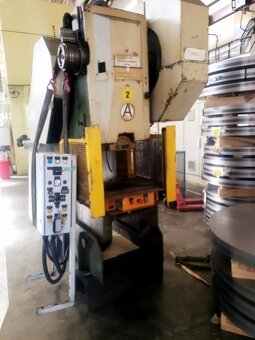 Excentrický lis LENP 63 z roku GO 2000 - 2