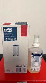 TORK Automatický dávkovač mýdla + 1 pěnové mýdlo - 2
