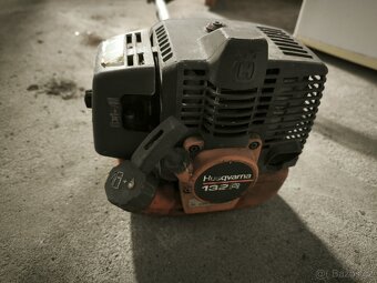 Benzínový křovinořez Husqvarna 132R - 2