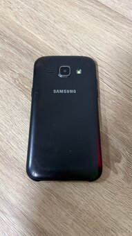 Samsung Galaxy J1 Duos 4 GB - 2