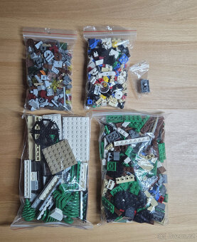 Lego 10199 Winter Toy Shop - 2