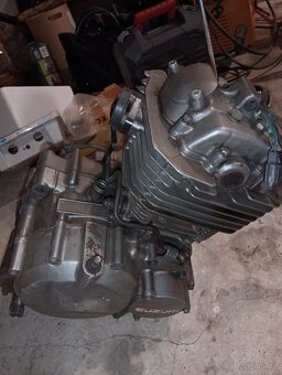 Suzuki Dr 350 dily - 2