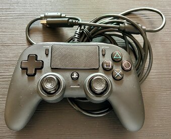 Playstation 4 hry a příslušenství - 2