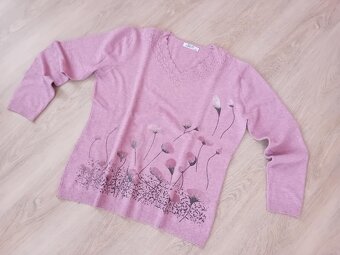 DÁMSKÝ SVETŘÍK S KVĚTY - vel.L/XL /zn.Super HK - 2