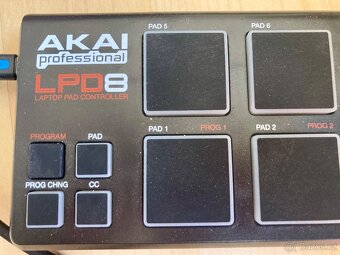 AKAI LPD8 - 2
