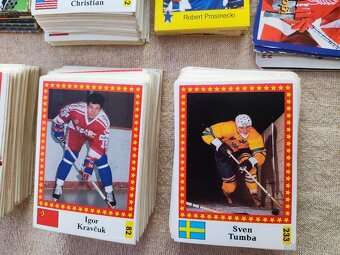 Hokejové a futbalové karty - 2