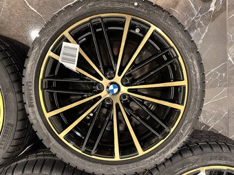 6894839 orig r19 BMW 5er G30 G31 635 Night Gold - 2