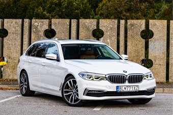 BMW 540i xDrive 250kW / TOP STAV / Panoráma / HeadUp / - 2