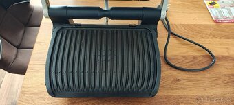 Kontaktni gril tefal - 2