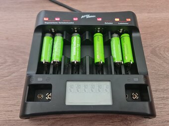 Nabíječka baterií Activ Energy IN8801 - 2