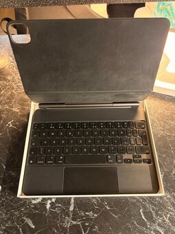 Apple Magic Keyboard - 2