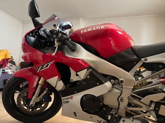 Yamaha R1 1999 - 2