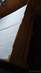 Prodám dřevěnou dvoulůžkovou postel z masívu - 2