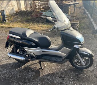 Skútr Yamaha XC 300 - 2