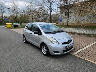 PRODAM TOYOTA YARIS 1,0I, PO SERVISU - 2
