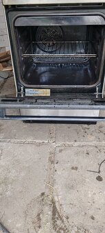 Prodám elektrický sporák Eletrolux na 220v - 2
