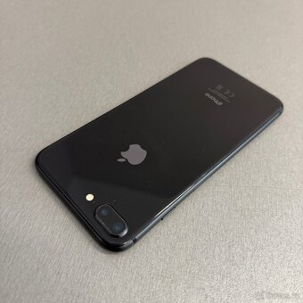 iPhone 8 Plus 64GB, pěkný stav, 12 měsíců záruka - 2