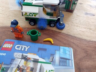 LEGO City 60249 Čistící vůz - 2