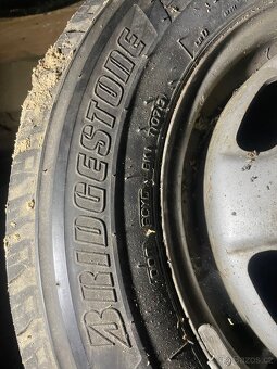 Pneu 195/75 r15c - 2