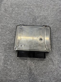 Octavie 2 ECU jednotka motoru v čipu - 2