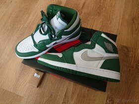 Nike Air Jordan 1 Retro High OG - 2