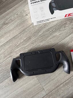 Nintendo switch oled grips + powerbanka - 2