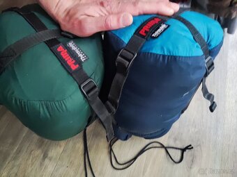 Kvalitní nové spacáky prima. Dva kusy - 2