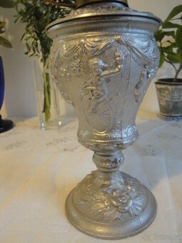 hezká stará petrolejová lampa - 2