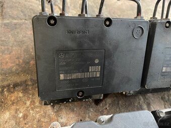 Mercedes w164 w251 w212 w204 w218 ABS kocka - 2