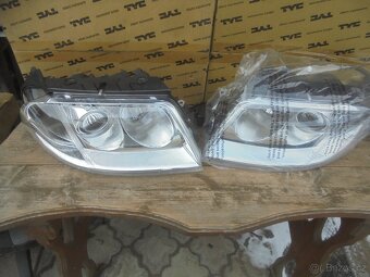 VW PASSAT 3BG , B 5,5 - PREDNI cira světla s XENON EFECTEM - 2