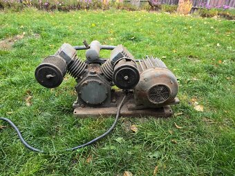 Starý kompresor s elektromorem - 2