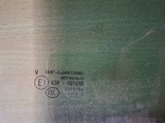 Sklo zadních P dveří Touareg 7P - 2