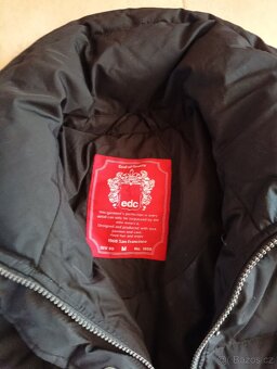 ČERNÁ PÉŘOVÁ DÁMSKÁ BUNDA zn. ESPRIT vel. M - 2