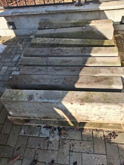 Obrubník silniční. - 2