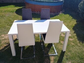 Jidelni stul a zidle - 2