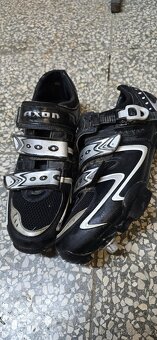 Tretry Axon vel.44 - 2