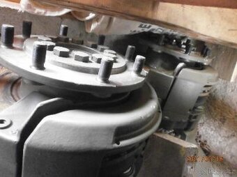 Tatra 810 nápravy - 2