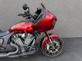 INDIAN CHALLENGER DARK HORSE CUSTOM - 2