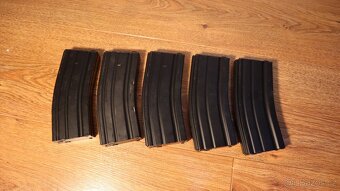 Zásobníky CYMA pro M4 - kovové, tlačné, 140bb - 2