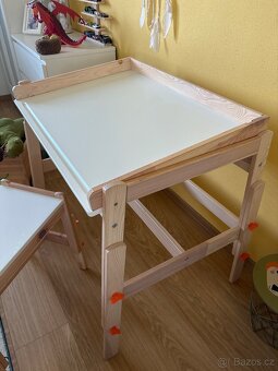 Ikea dětský zvětšovací stůl s lavicí Flisat - 2