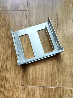 Hliníková redukce z 5.25" na 3.5" - 2