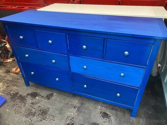 IKEA Hemnes komoda s 8 zásuvkami - modrá - 2