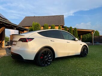 Tesla model Y Performance 4/2024 - 2