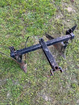 Dvouradličný pluh za malotraktor - 2